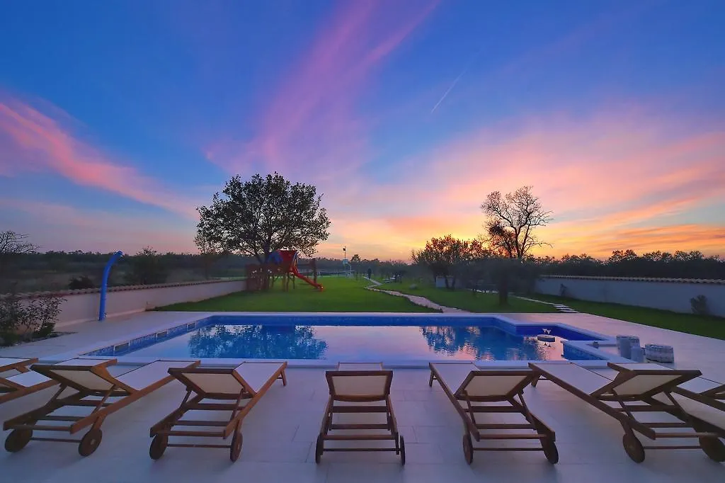 Villa Campi Veliki Vareški